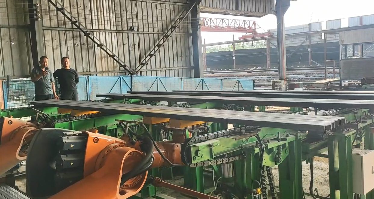 用于槽钢码垛的高效可靠工业自动化磁力方案